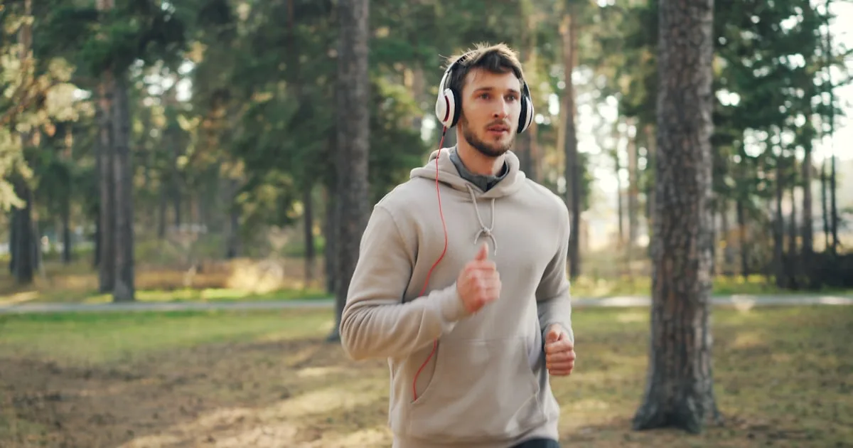 Se remettre au sport après 40 ans : la méthode qui évite la tendinite